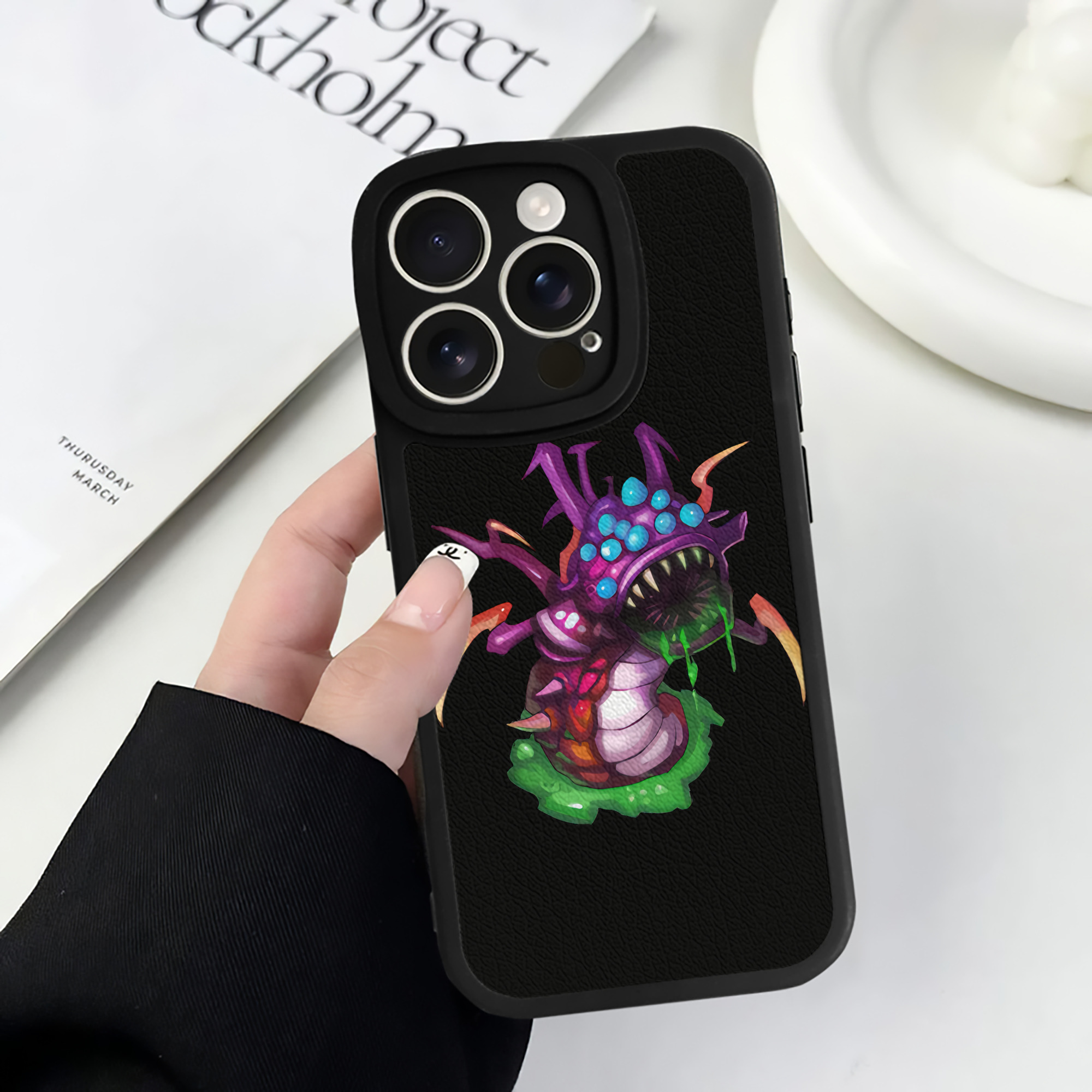 リーグ・オブ・レジェンド League of Legends LOL 【iPhone 16シリーズ対応】シリコンスマホケース（レザー調） 材質：シリコン